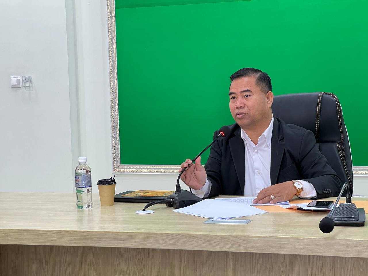 វិទ្យាស្ថានជាតិអប់រំ៖ កិច្ចប្រជុំស្ដីពីការរៀបចំ ឯកសារវាយតម្លៃនាយកសាលាគរុកោសល្យល្អ តាមស្តង់ដាទាំង៩