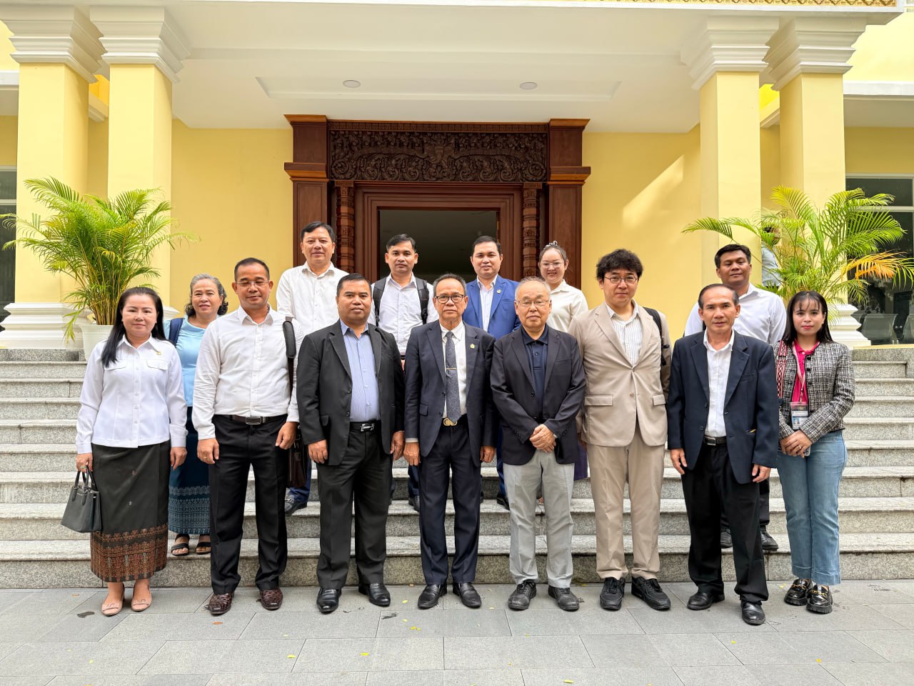 វិទ្យាស្ថានជាតិអប់រំ៖ ពិធីប្រគល់ឧបករណ៍ភ្លេង ក្រោមអធិបតីភាពរបស់ ឯកឧត្តម ពឹង គឹមឆេង អនុរដ្ឋលេខាធិការ នៃក្រសួងអប់រំ យុវជន និងកីឡា