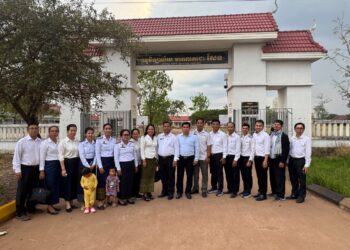 ឯកឧត្តមបណ្ឌិត សៀង សុវណ្ណា នាយកវិទ្យាស្ថានជាតិអប់រំ បានដឹកនាំក្រុមការងារចុះពិនិត្យពីតម្រូវការជាក់ស្ដែង និងចុះកិច្ចព្រមព្រៀងចងសម្ពន្ធ័មេត្រីភាព ជាមួយសាលាបឋមសិក្សារស្មី និងអនុវិទ្យាល័យមរតកតេជោសែន នៃស្រុកជាំក្សាន្តខេត្តព្រះវិហារ ព្រមទាំងបានឧបត្ថម្ភសម្ភារៈរៀន និងបង្រៀន