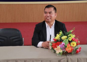 ឯកឧត្តមបណ្ឌិត សៀង សុវណ្ណា នាយកវិទ្យាស្ថានជាតិអប់រំ បានដឹកនាំសហការីចុះពិនិត្យតាមដានវាយតម្លៃការរៀន និងបង្រៀនរបស់អតីតគរុនិស្សិតBA+២ ជំនាន់ទី១ និងទី២ នៅវិទ្យាល័យគោកព្រីង ក្នុងខេត្តស្វាយរៀង