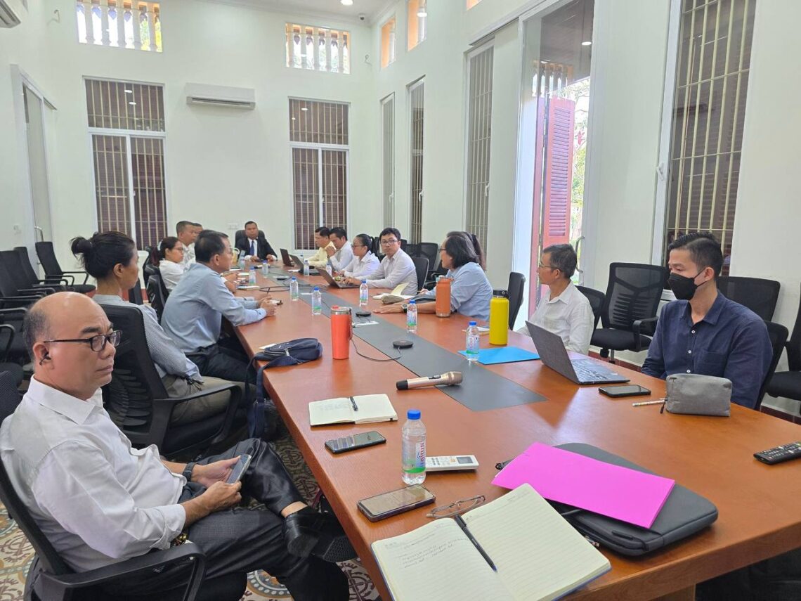 វេលាម៉ោង២:០០នាទីរសៀល មានកិច្ចប្រជុំស្តីពី «យុទ្ធសាស្រ្ដពង្រឹងគុណភាពការបណ្ដុះបណ្ដាលភាសាបរទេសនៅវិទ្យាស្ថានជាតិអប់រំ» ក្រោមអធិបតីភាព ឯកឧត្ដមបណ្ឌិត សៀង សុវណ្ណា នាយកវិទ្យាស្ថានជាតិអប់រំ