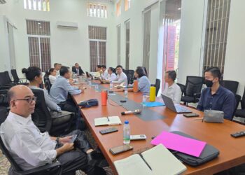 វេលាម៉ោង២:០០នាទីរសៀល មានកិច្ចប្រជុំស្តីពី «យុទ្ធសាស្រ្ដពង្រឹងគុណភាពការបណ្ដុះបណ្ដាលភាសាបរទេសនៅវិទ្យាស្ថានជាតិអប់រំ» ក្រោមអធិបតីភាព ឯកឧត្ដមបណ្ឌិត សៀង សុវណ្ណា នាយកវិទ្យាស្ថានជាតិអប់រំ