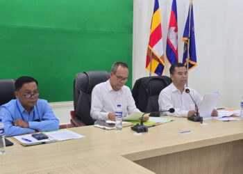 ពេលវេលាម៉ោង១៤ៈ០០នាទី នៅវិទ្យាស្ថានជាតិអប់រំ មានបើកកិច្ចប្រជុំណែនាំស្តីពី “ការប្រឡងបញ្ចប់វគ្គបណ្តុះបណ្តាលគ្រូបង្រៀន សម្រាប់បង្រៀននៅអនុវិទ្យាល័យ ជំនាន់ទី២៣” ក្រោមអធិបតីភាព ឯកឧត្តម ពឹង គិមឆេន អនុរដ្ឋលេខាធិការក្រសួងអប់រំ យុវជន និងកីឡា